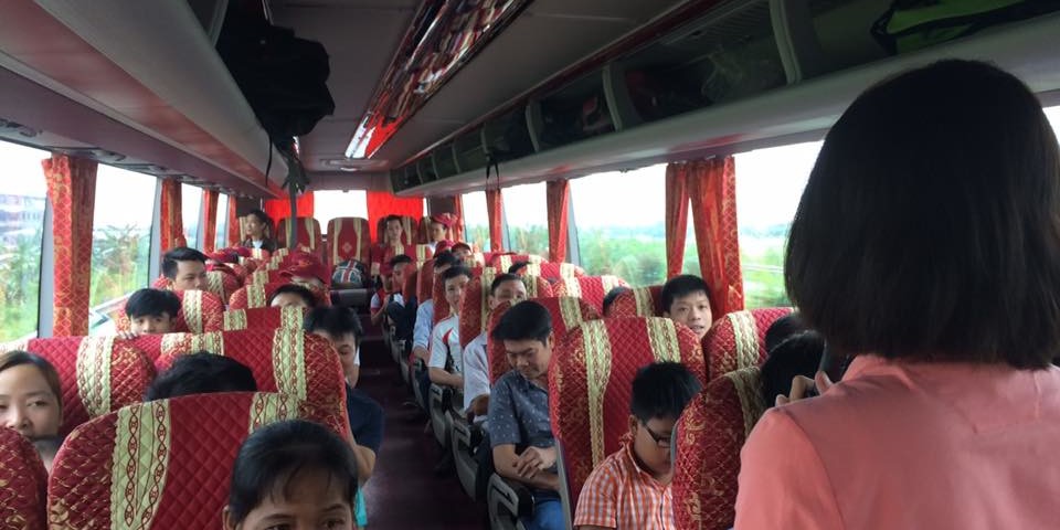 khách hàng thuê xe du lịch