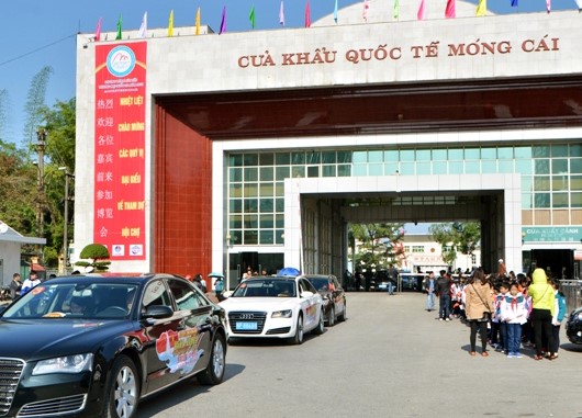 xe tự lái móng cái